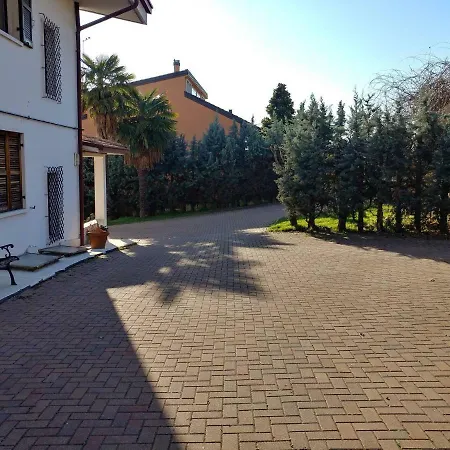 Monticelli Holiday House *