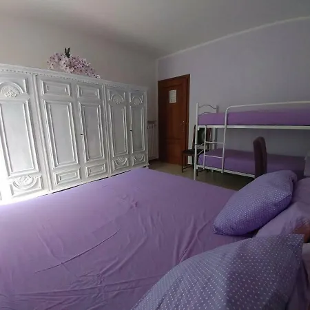 Monticelli Holiday House *
